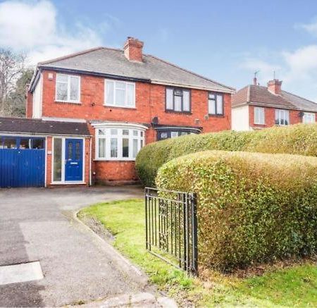 L & J Escapes- 4 Bedrooms Suitable For Contractors And Families- Large Private Parking-10 Minutes To M6 Junction 9 Coseley Exterior foto